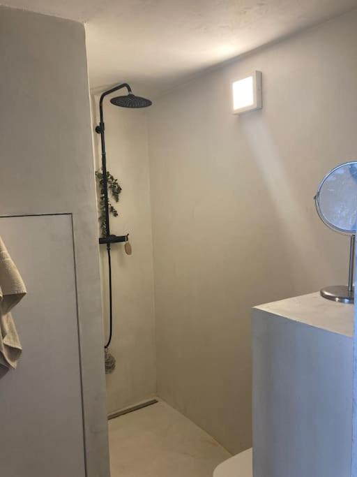 Апартаменты Antwerp Loft -Art And Chill- Parking Available Экстерьер фото
