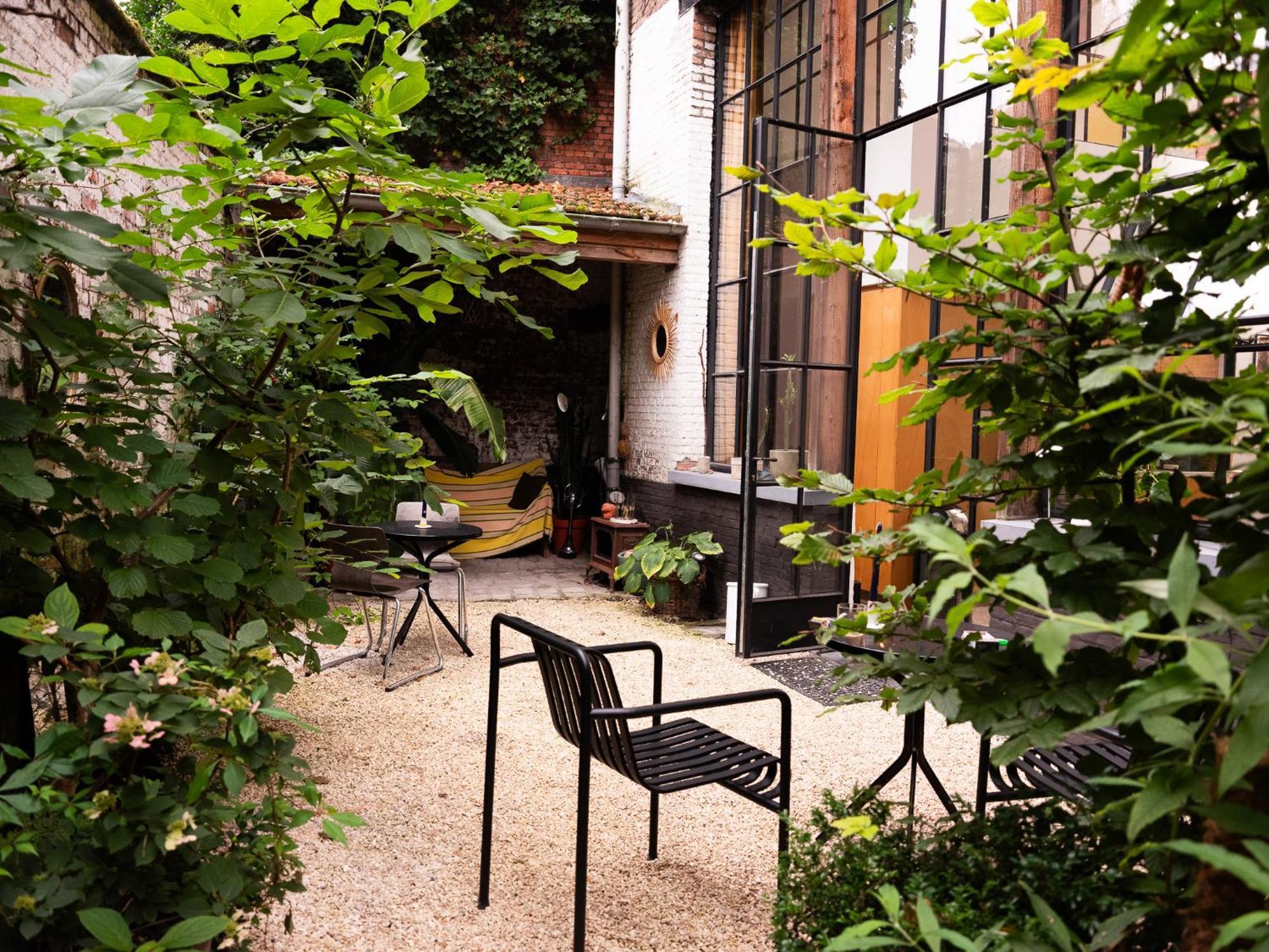 Апартаменты Antwerp Loft -Art And Chill- Parking Available Экстерьер фото